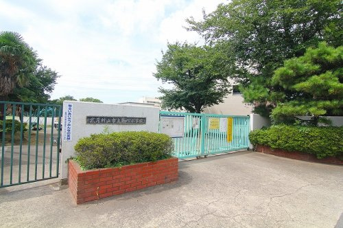 【小学校】武蔵村山市立第八小学校まで560ｍ