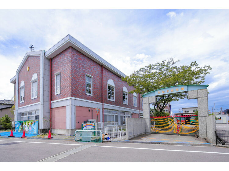 【幼稚園】幼保連携型認定こども園みはる幼稚園まで826ｍ