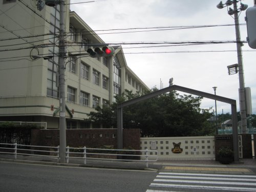 【小学校】神戸市立六甲小学校まで388ｍ