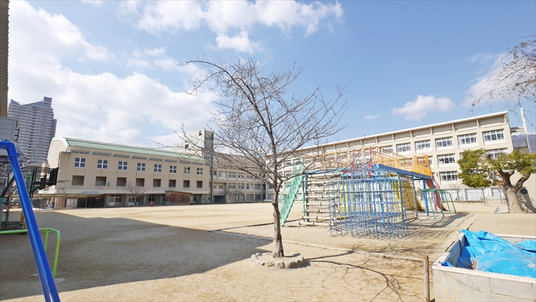 【小学校】成徳小学校まで920ｍ