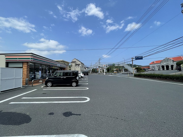 【コンビニエンスストア】セブンイレブン　西岩国駅前店まで823ｍ