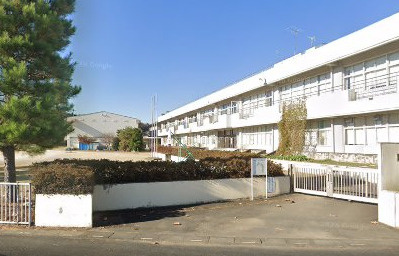 【小学校】鳩山町立亀井小学校まで2122ｍ