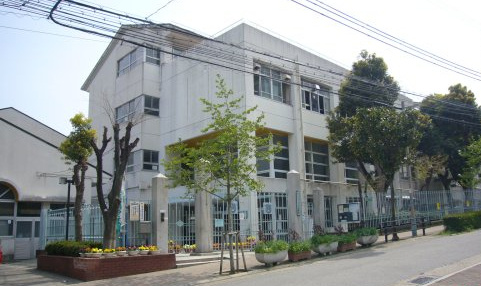 【小学校】こうべ小学校まで2124ｍ