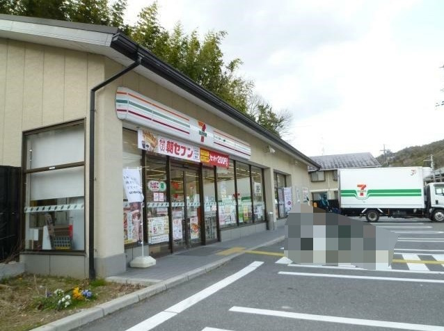 【コンビニエンスストア】セブンイレブン　上賀茂二軒家町店まで117ｍ