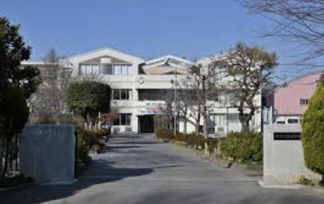 【中学校】桶川中学校まで815ｍ