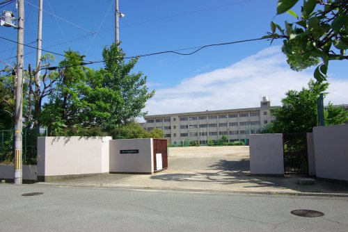 【中学校】尼崎市立　南武庫之荘中学校まで1102ｍ