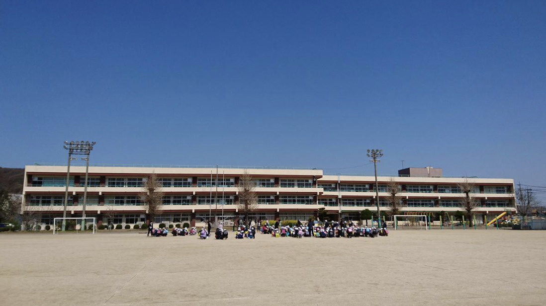 【小学校】寄居町立寄居小学校まで754ｍ