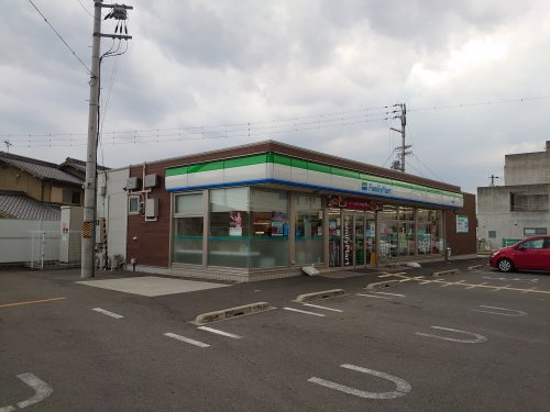 【コンビニエンスストア】ファミリーマート　御着橋店まで875ｍ