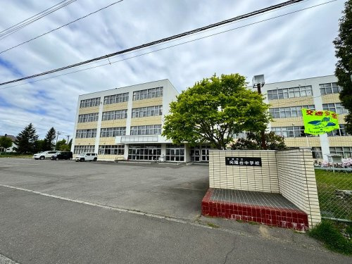 【中学校】千歳市立向陽台中学校まで896ｍ