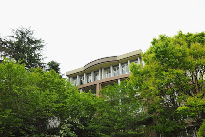 【中学校】目白研心中学校まで388ｍ