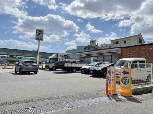 【コンビニエンスストア】セブンイレブン　神戸都通5丁目店まで189ｍ