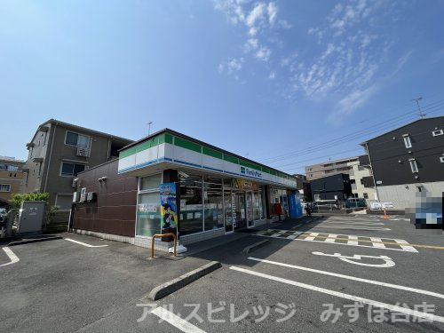 【コンビニエンスストア】ファミリーマート　川越熊野町店まで599ｍ