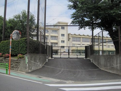 【小学校】練馬区立大泉第二小学校まで700ｍ