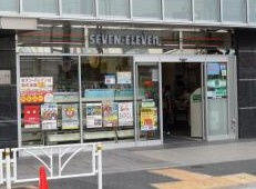 【コンビニエンスストア】セブンイレブン　代々木イースト店まで732ｍ