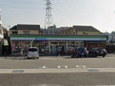 【コンビニエンスストア】ファミリーマート　尼崎常松店まで579ｍ