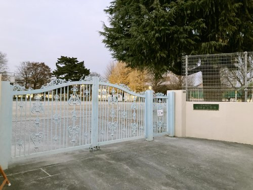 【小学校】世田谷区立祖師谷小学校まで260ｍ