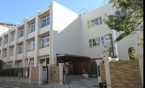 【小学校】大阪市立三軒家東小学校まで560ｍ