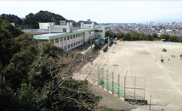 【小学校】沼津市立上香貫小学校まで672ｍ