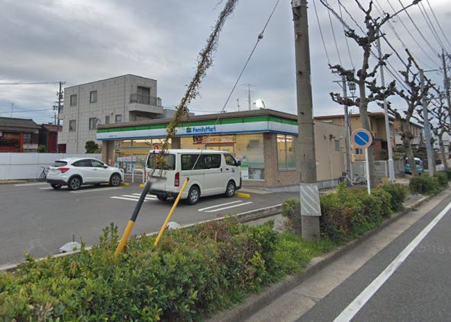 【コンビニエンスストア】ファミリーマート　鶴見通二丁目店まで464ｍ
