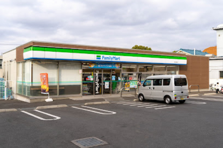【コンビニエンスストア】ファミリーマート　府中南町店まで673ｍ