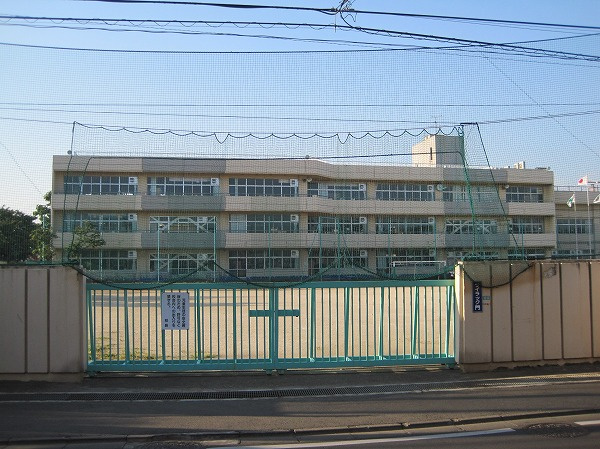 【小学校】新座市立石神小学校まで740ｍ