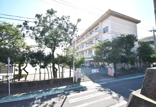 【中学校】鹿児島市立紫原中学校まで2085ｍ