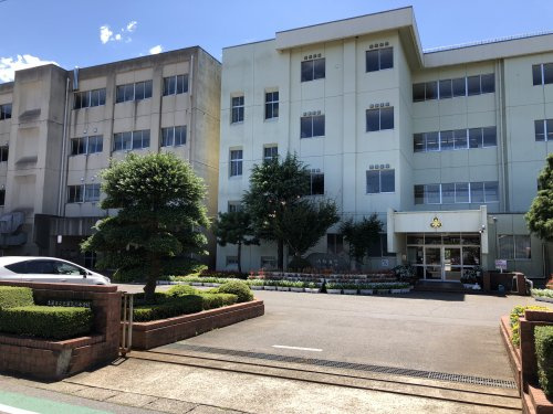 【中学校】土浦第三中学校まで550ｍ