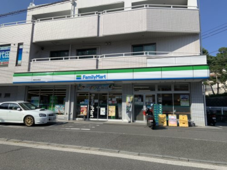 【コンビニエンスストア】ファミリーマート　横浜今井町店まで520ｍ
