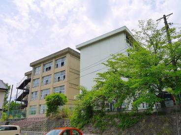 【小学校】奈良市立六条小学校まで1500ｍ
