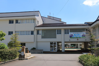 【小学校】岡谷田中小学校まで960ｍ