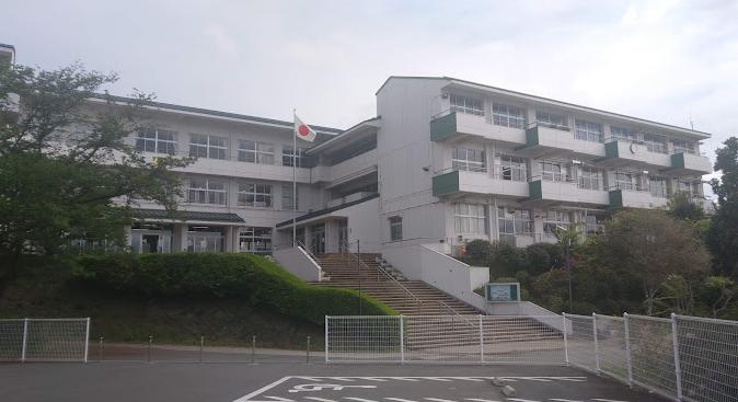 【小学校】取手市立高井小学校まで950ｍ