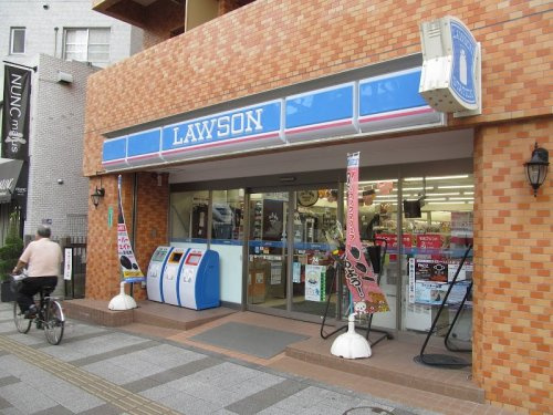 【コンビニエンスストア】ローソン　港三田三丁目店まで152ｍ