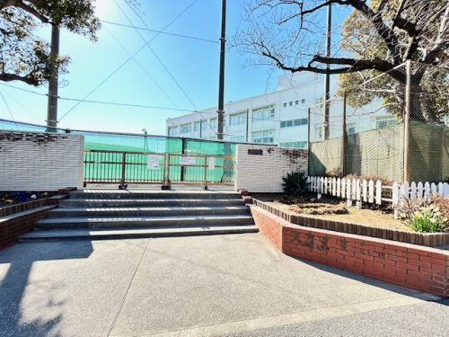 【小学校】横浜市立汲沢小学校まで216ｍ