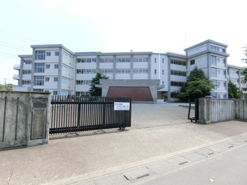 【中学校】鶴ヶ島市立藤中学校まで1050ｍ