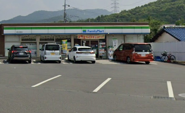 【コンビニエンスストア】ファミリーマート足利小俣町店まで319ｍ