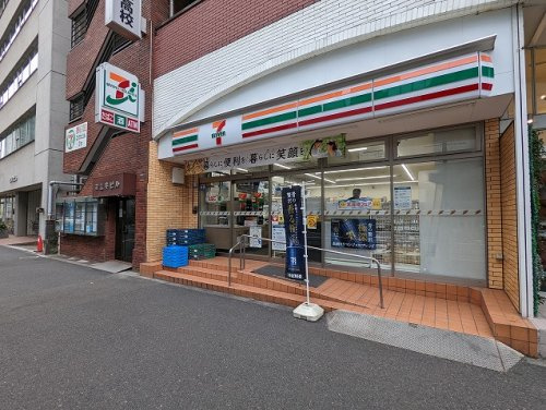 【コンビニエンスストア】セブンイレブン渋谷代々木駅北口店まで1803ｍ