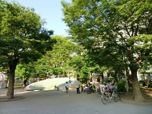 【公園】両国公園まで391ｍ