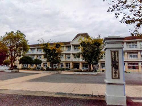 【小学校】富士市立岩松北小学校まで602ｍ