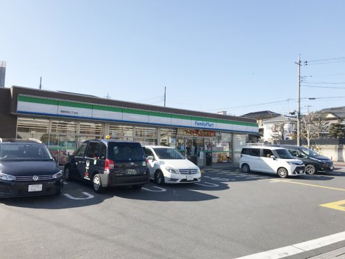 【コンビニエンスストア】ファミリーマート　朝霞本町三丁目店まで630ｍ
