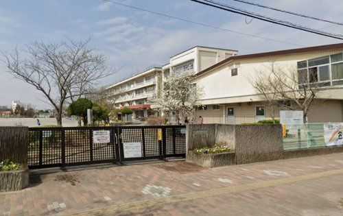 【小学校】柏市立名戸ケ谷小学校まで957ｍ