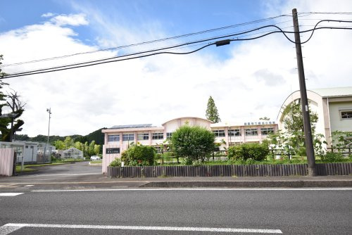 【小学校】鹿屋市立輝北小学校まで398ｍ