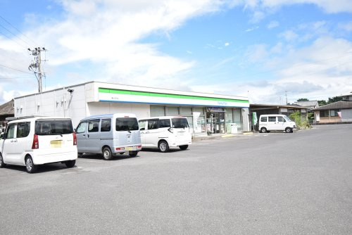 【コンビニエンスストア】ファミリーマート　輝北百引店まで551ｍ