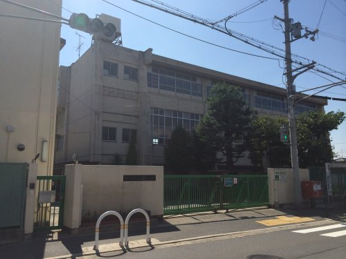 【小学校】堺市立登美丘西小学校まで700ｍ