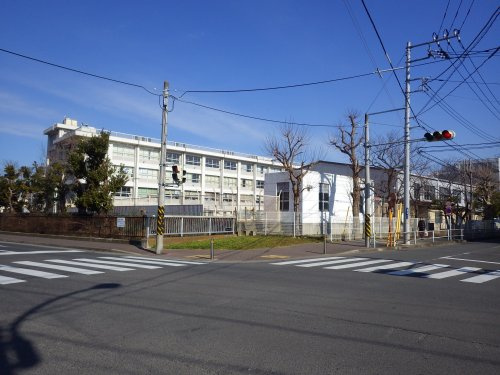 【中学校】久里浜中学校まで1523ｍ