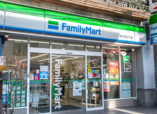 【コンビニエンスストア】ファミリーマート　原町田四丁目店まで640ｍ