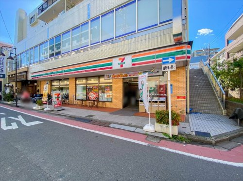 【コンビニエンスストア】セブンイレブン横浜美しが丘2丁目店まで840ｍ