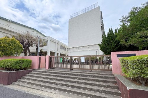 【中学校】世田谷区立北沢中学校まで172ｍ