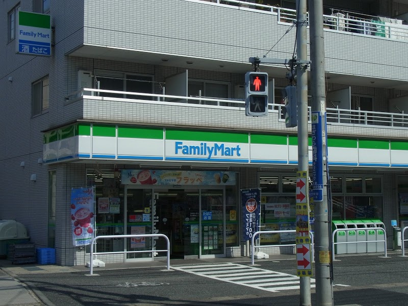 【コンビニエンスストア】ファミリーマート　市川湊新田二丁目店まで192ｍ