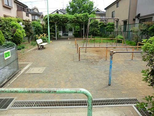 【公園】中里宮前児童遊園まで336ｍ