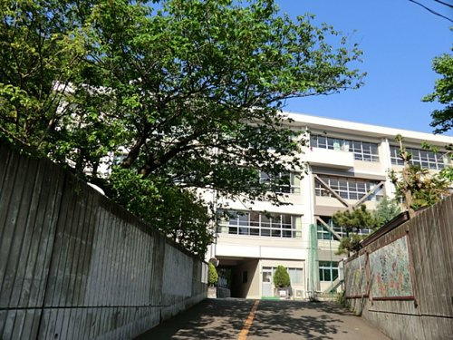 【小学校】横須賀市立船越小学校まで989ｍ